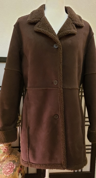 Coat - Picture 3 of 10